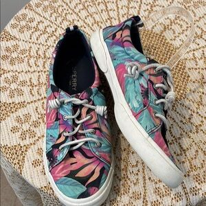 Sperry Pink and Blue Athletic Shoes Dynamic Design Size 10